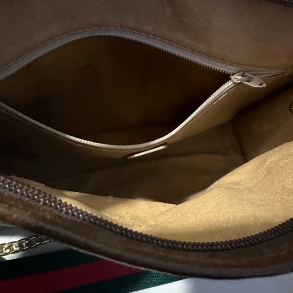 Authentic Gucci purse ins good condition, - Picture 2 of 7